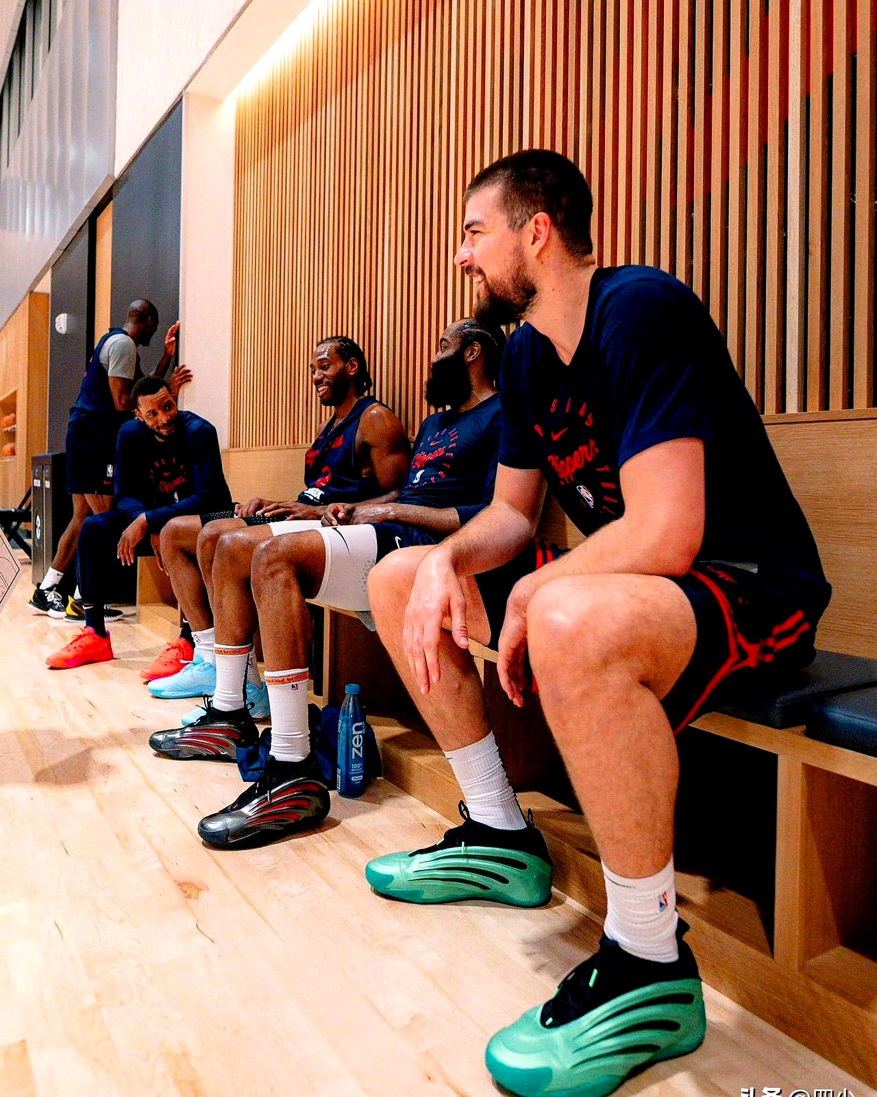 关于集结日洛杉矶湖人主帅复盘：德国杯节点到来，信心回归，赛季目标并未改变的信息